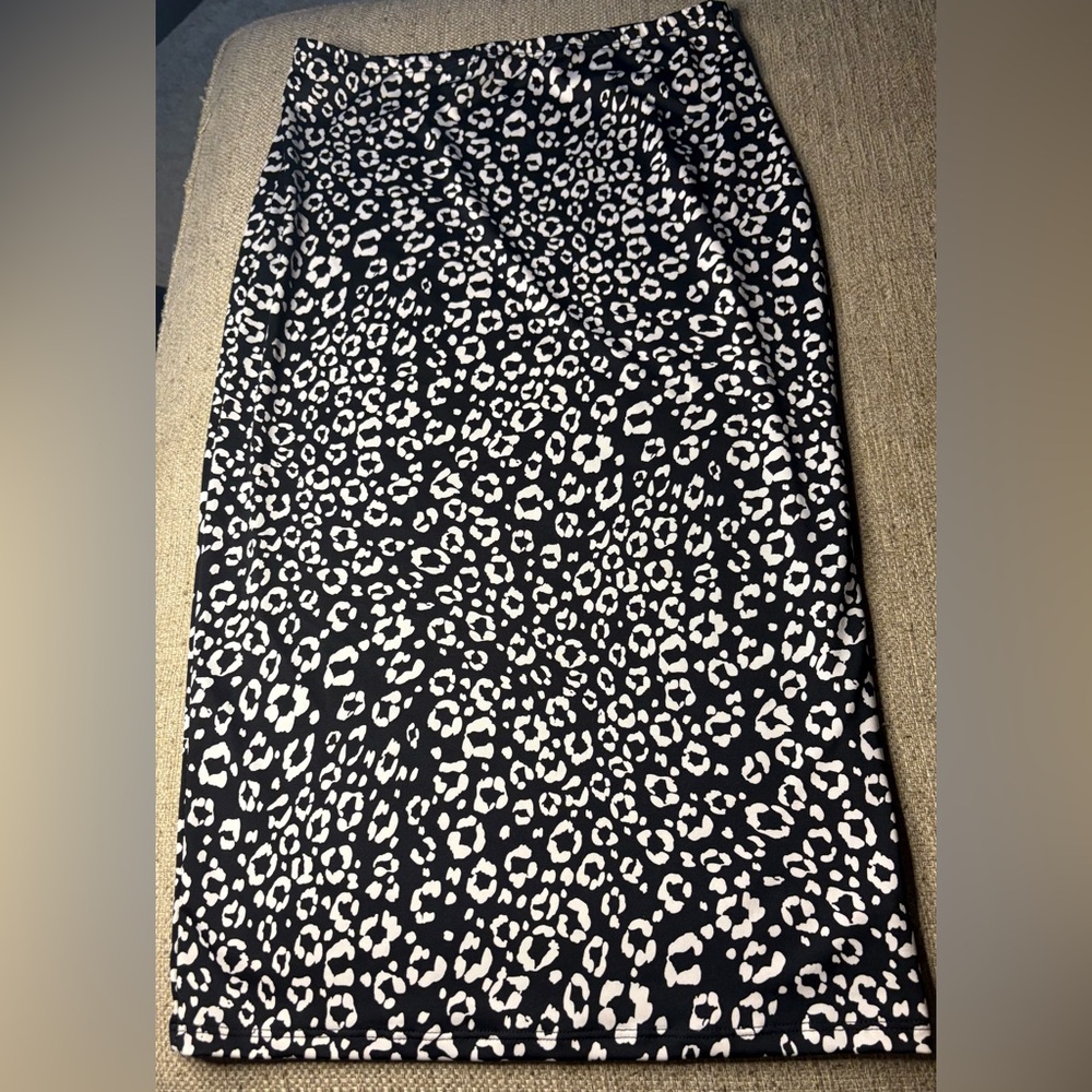 Blue. S Leopard Print Black and White pencil Skirt size large